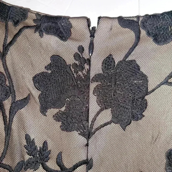 DONNA KARAN Floral Embroidered sleeveless dress. Size 4 - Picture 4 of 10